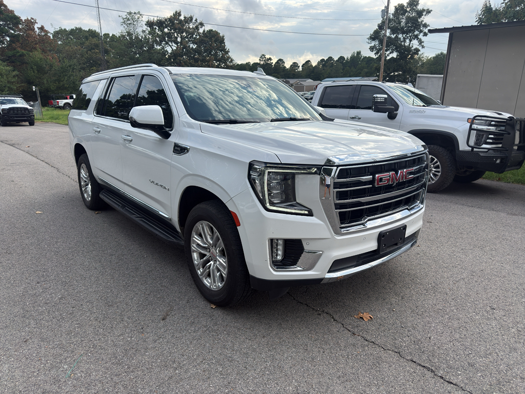 2022 GMC Yukon XL SLT photo 2