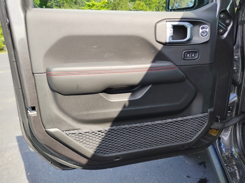 2026 Jeep Gladiator representative vehicle photo