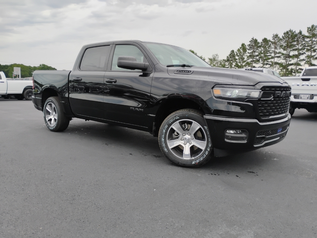 2026 Ram 1500 Express photo 3