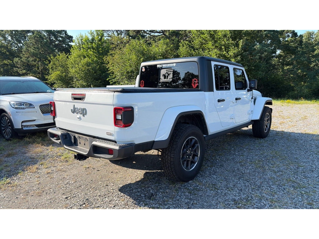 2022 Jeep Gladiator representative vehicle photo
