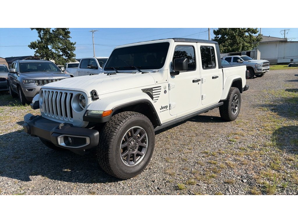 2022 Jeep Gladiator representative vehicle photo