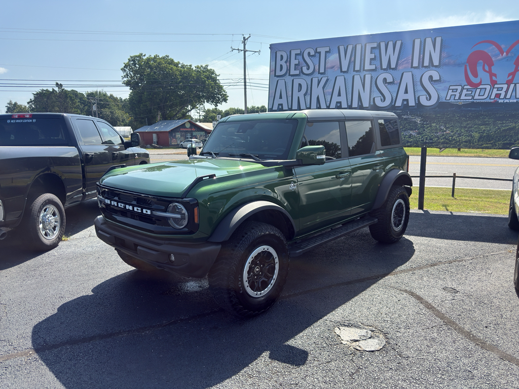 2024 Ford Bronco Outer Banks photo 1