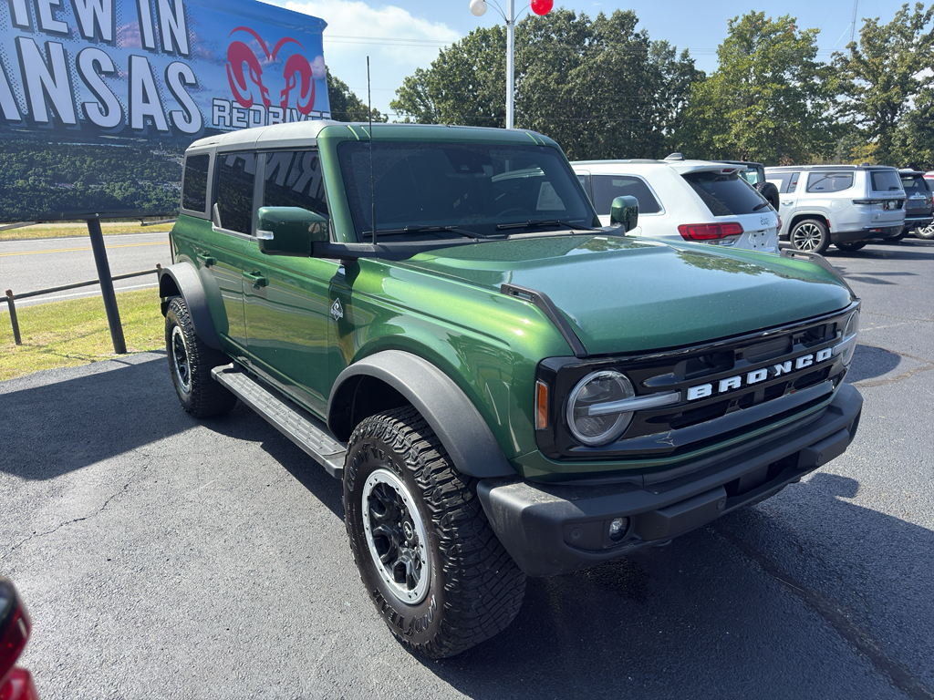 2024 Ford Bronco Outer Banks photo 3
