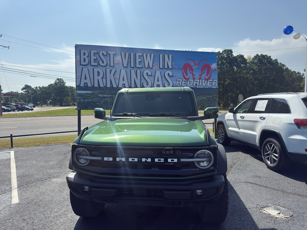 2024 Ford Bronco Outer Banks photo 2