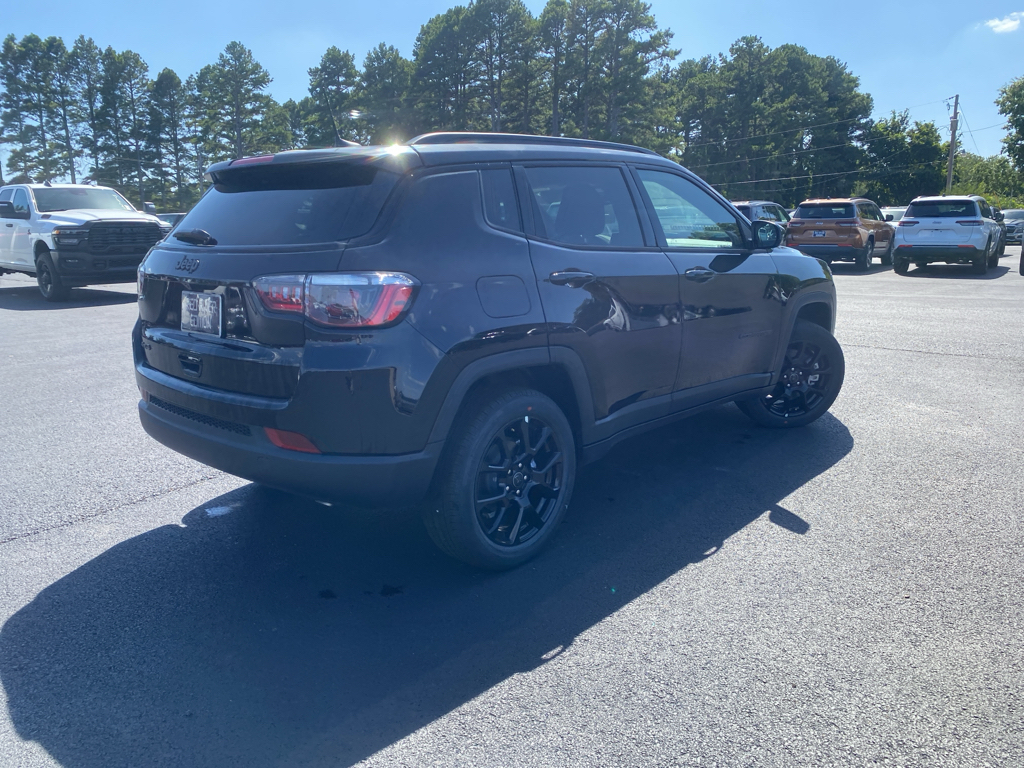 2026 Jeep Compass Latitude Altitude photo 5