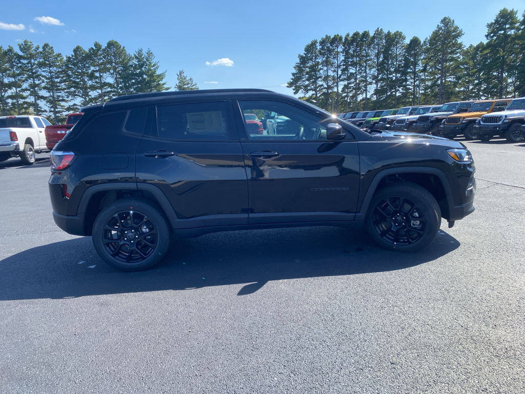 2026 Jeep Compass Latitude Altitude photo 4