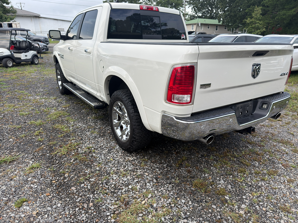 2017 Ram 1500 Laramie photo 4