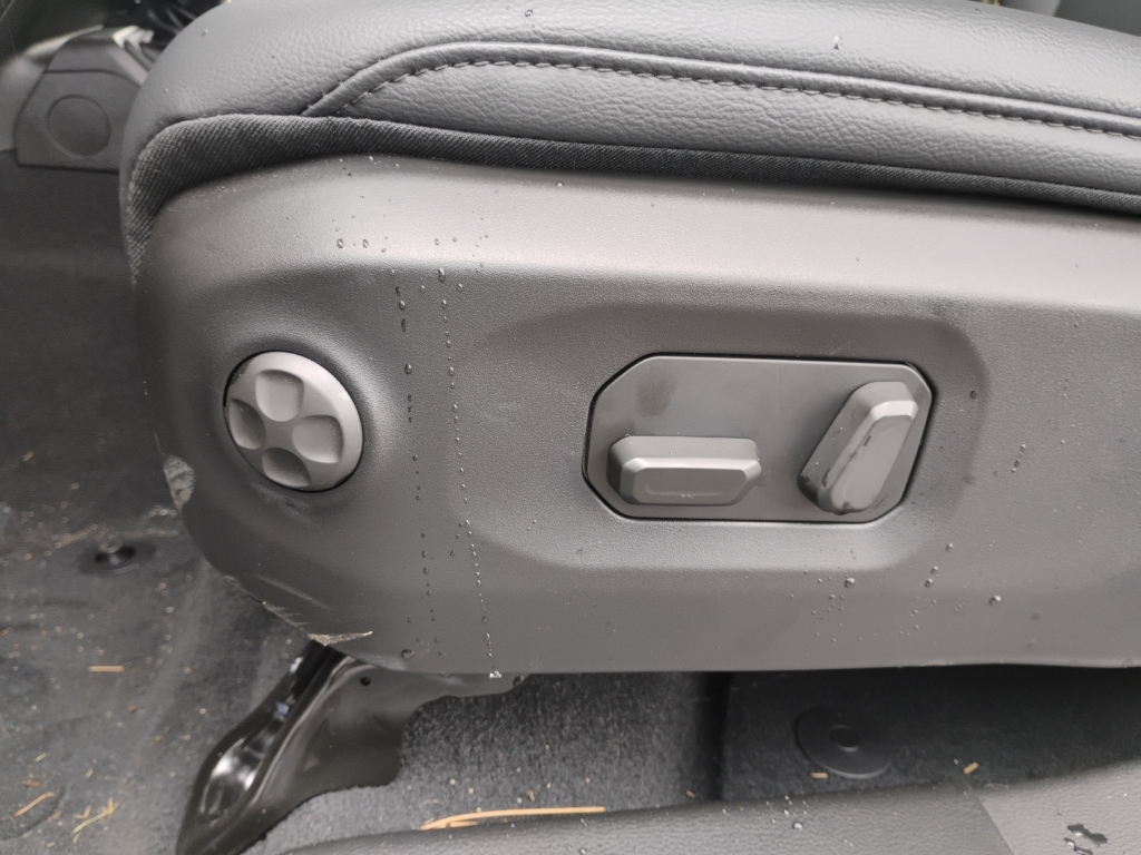 2026 Jeep Gladiator representative vehicle photo