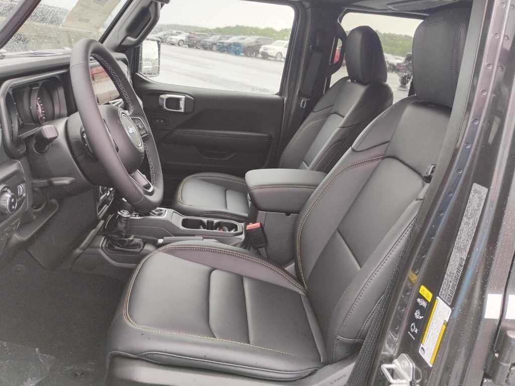 2026 Jeep Gladiator representative vehicle photo