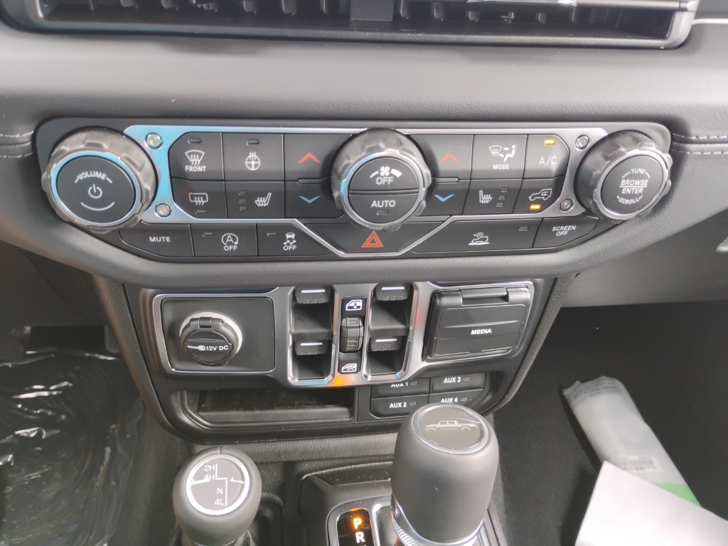 2026 Jeep Gladiator representative vehicle photo