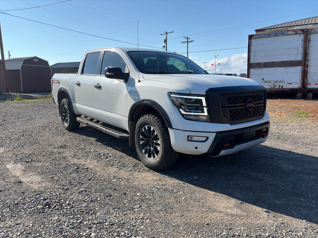 2021 Nissan Titan PRO-4X photo 2