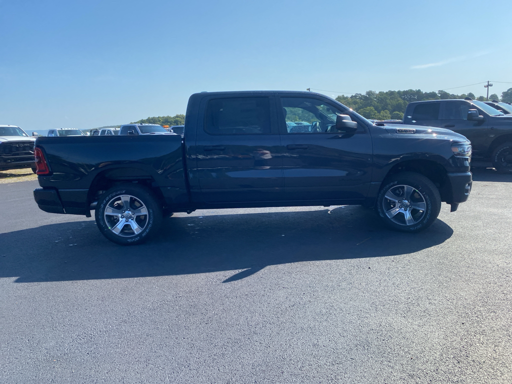 2026 Ram 1500 Express photo 4