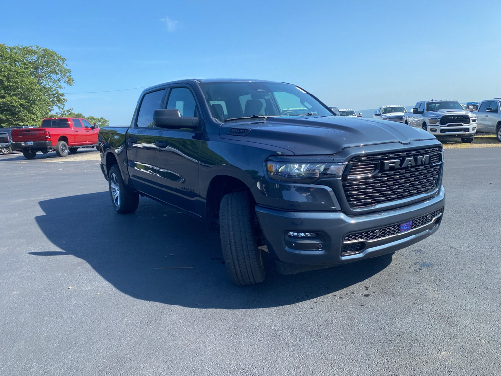 2026 Ram 1500 Express photo 3