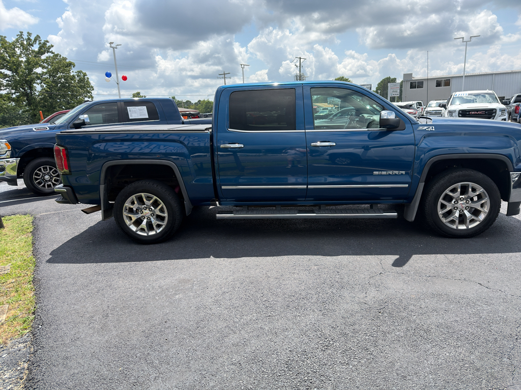 2017 GMC Sierra SLT photo 4
