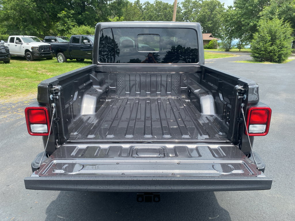 2026 Jeep Gladiator representative vehicle photo