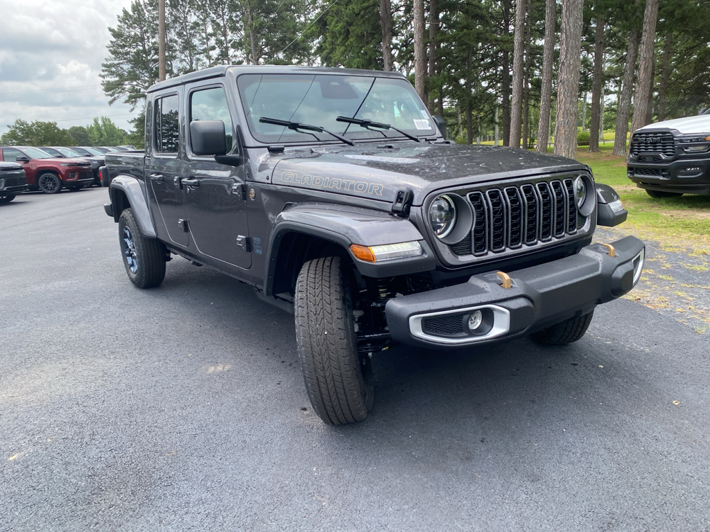 2026 Jeep Gladiator 85th Anniversary Edition photo 3