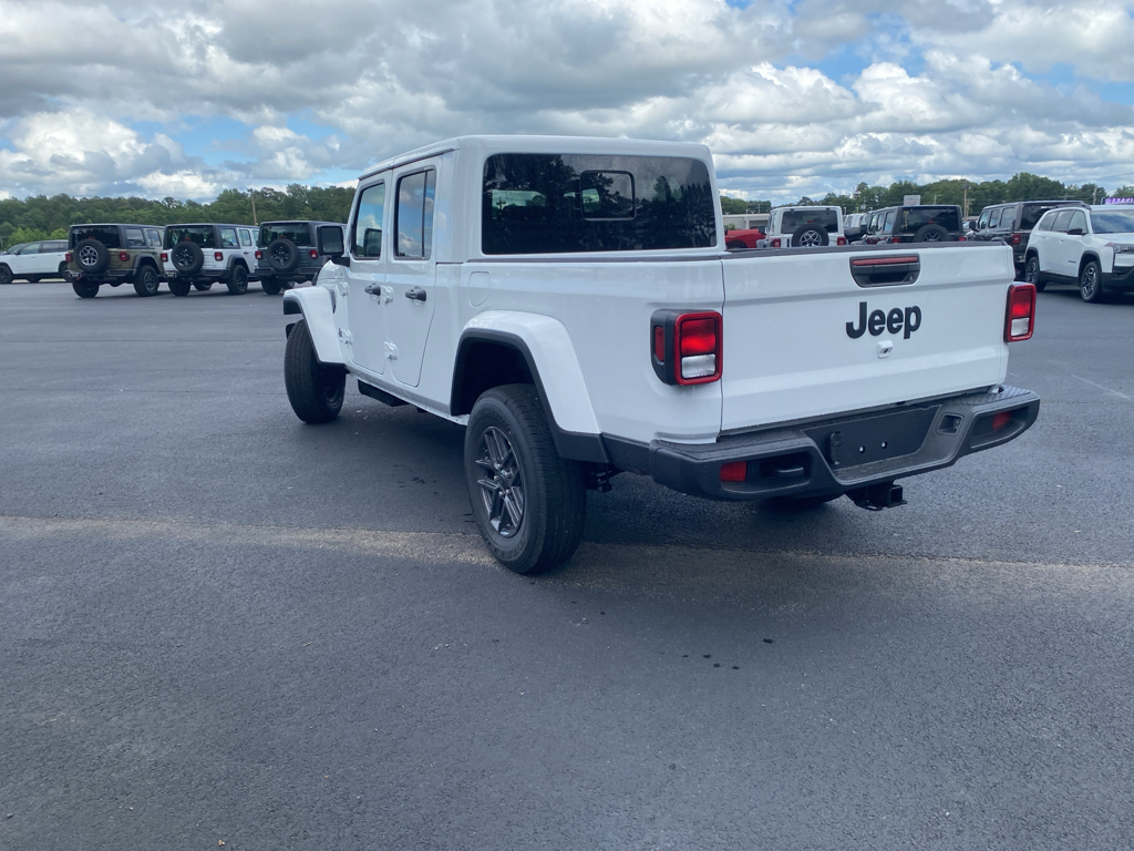 2026 Jeep Gladiator representative vehicle photo