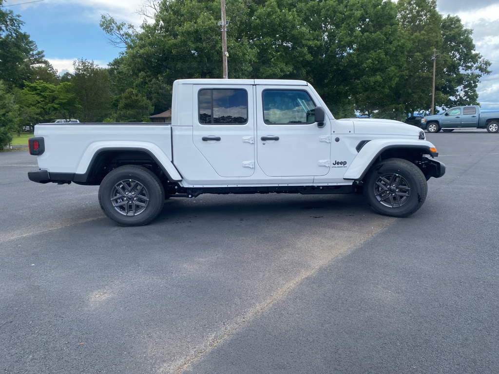 2026 Jeep Gladiator representative vehicle photo