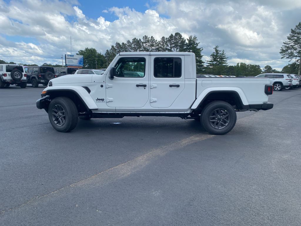 2026 Jeep Gladiator representative vehicle photo