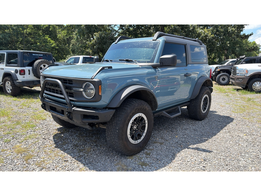 2023 Ford Bronco photo 1