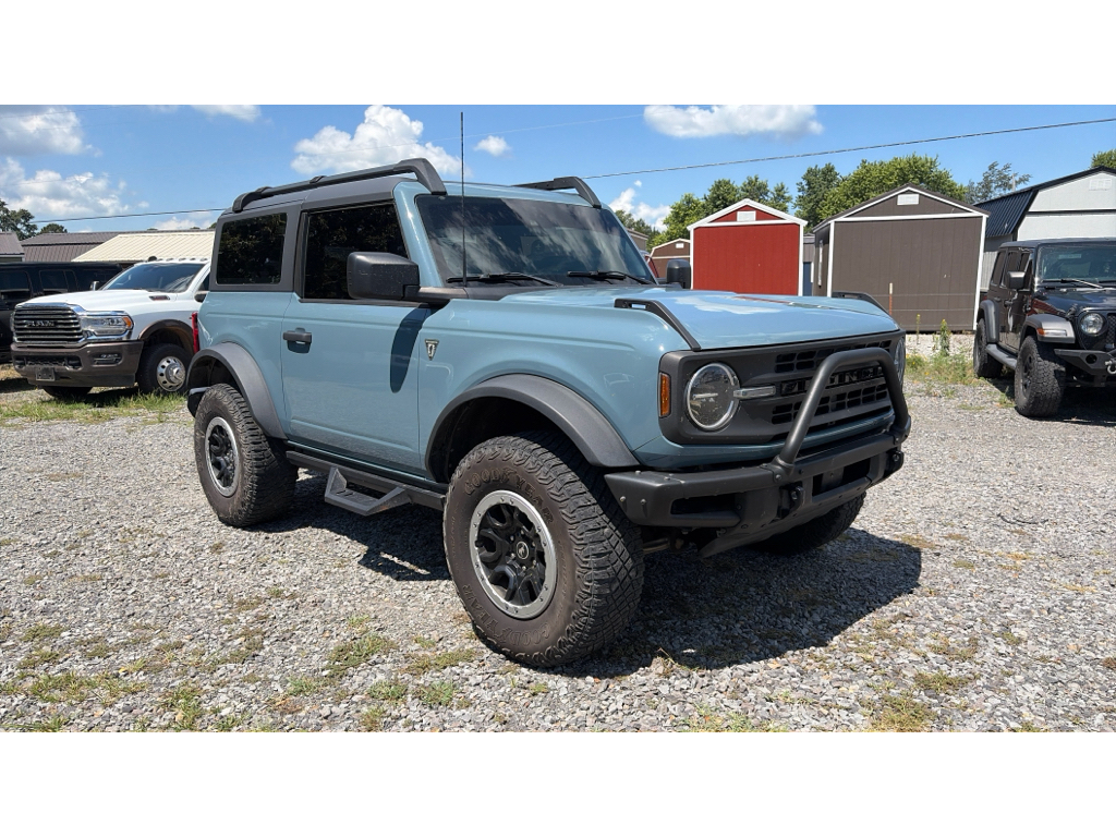 2023 Ford Bronco photo 2