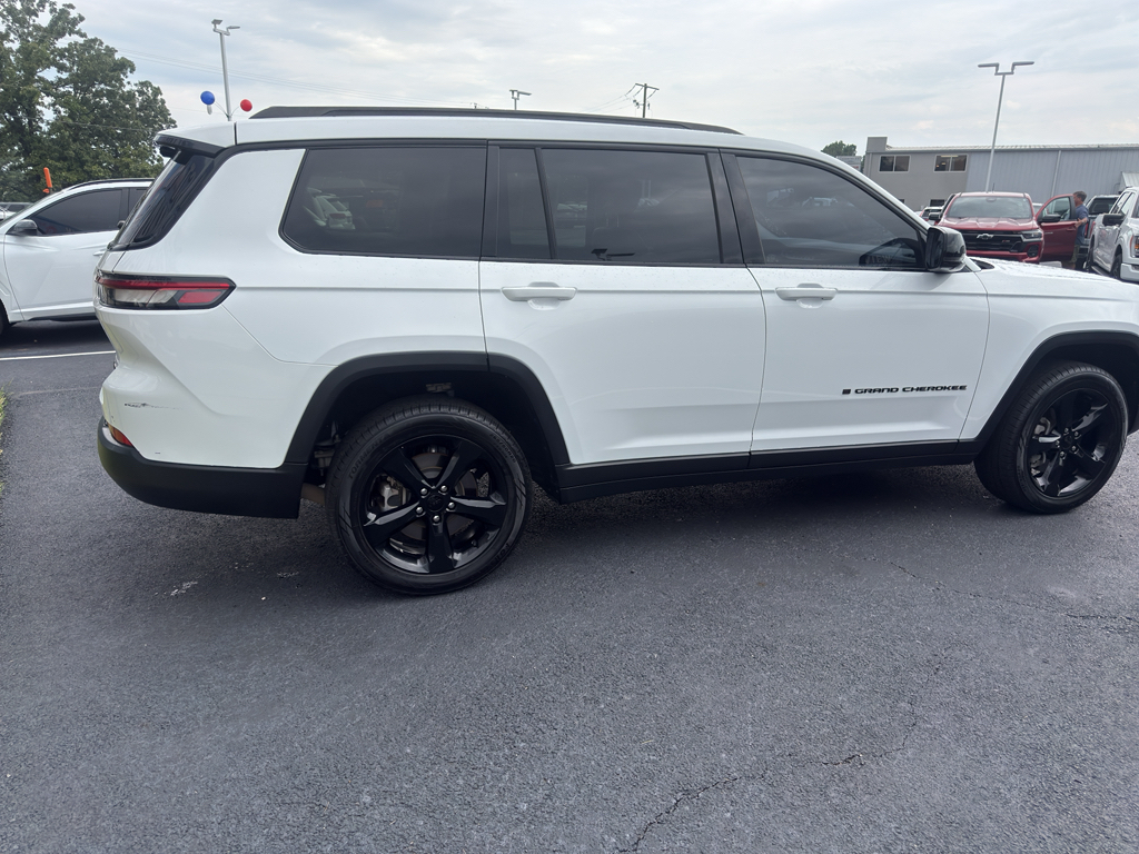 2023 Jeep Grand Cherokee L Limited photo 4
