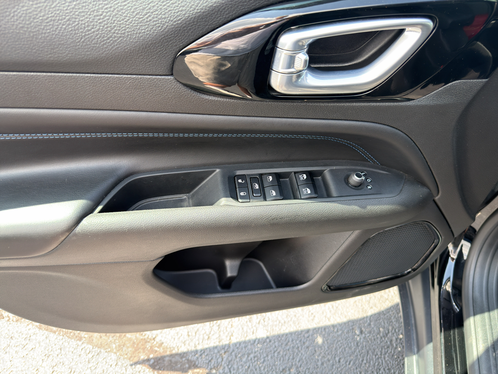2025 Jeep Compass representative vehicle photo