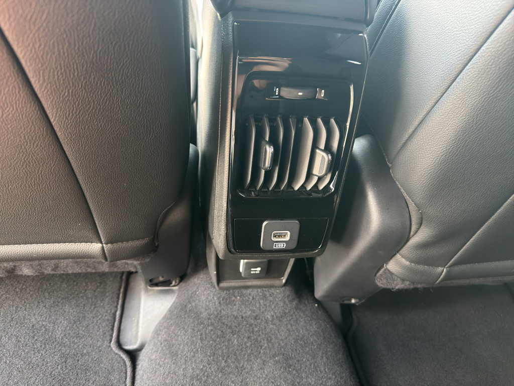 2025 Jeep Compass representative vehicle photo
