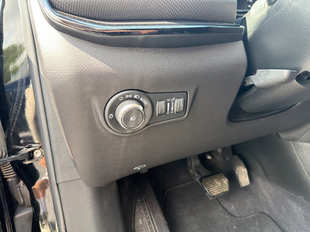 2025 Jeep Compass representative vehicle photo