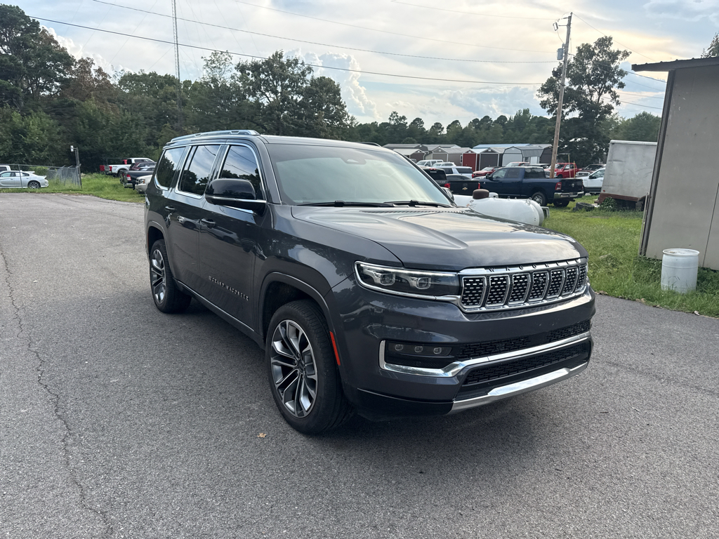2023 Jeep Grand Wagoneer Series III photo 2
