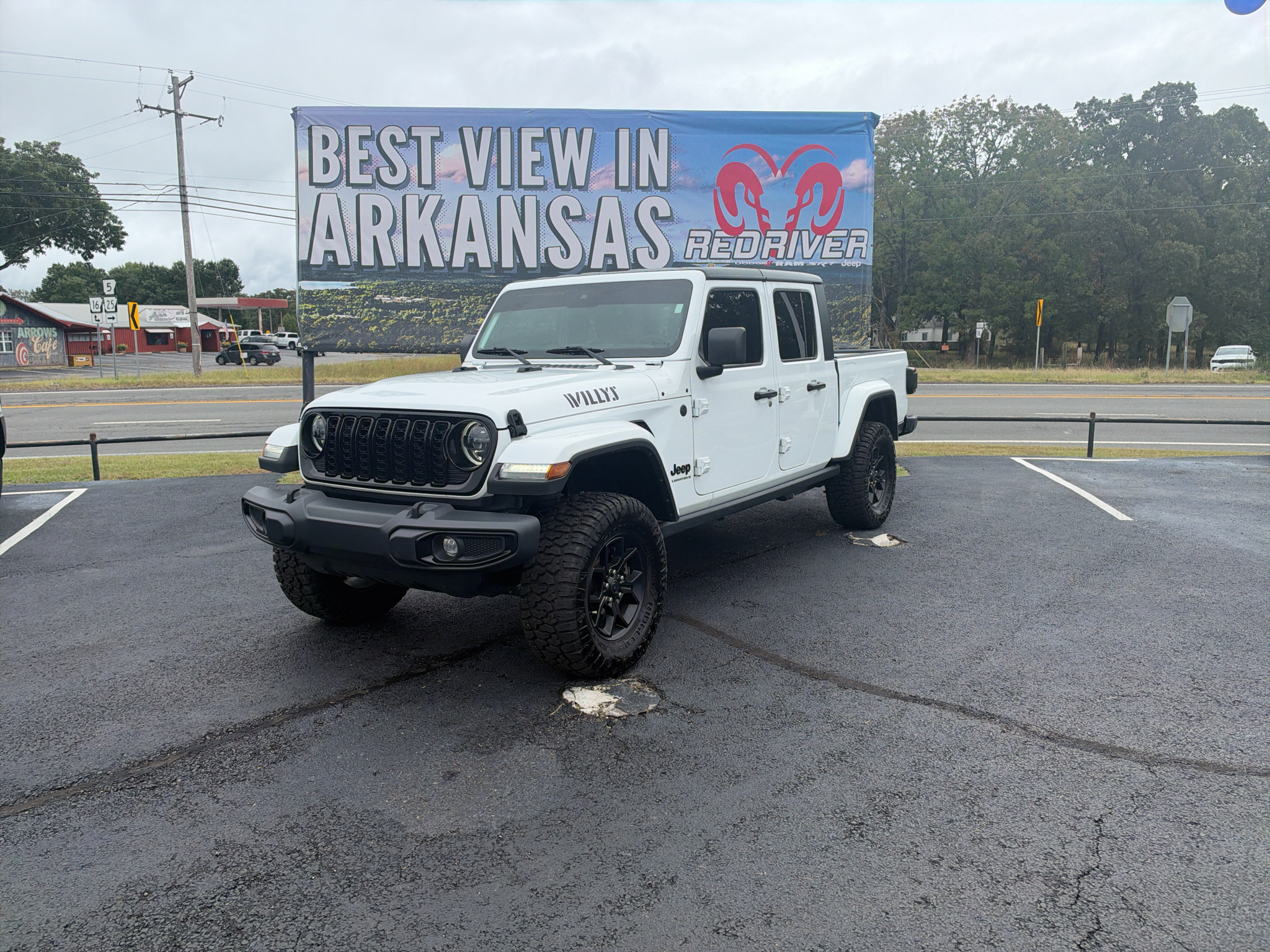 2024 Jeep Gladiator Willys photo 1