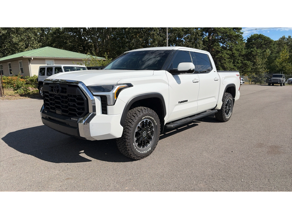 2022 Toyota Tundra SR5 photo 1