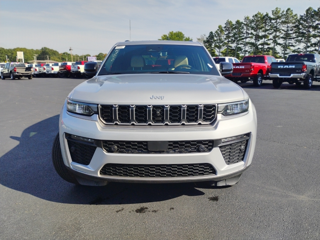 2026 Jeep Grand Cherokee Limited photo 2
