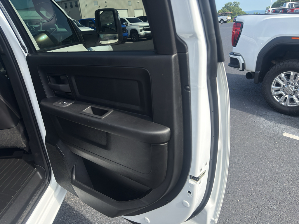 2025 Ram 3500 representative vehicle photo