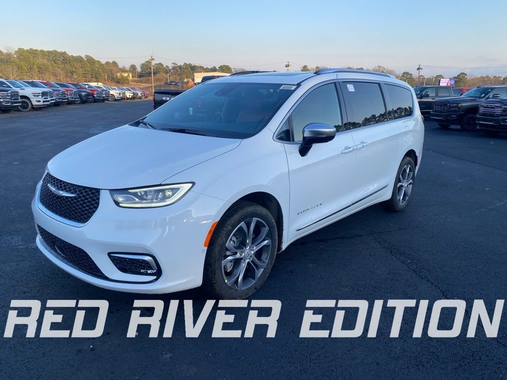 2026 Chrysler Pacifica Pinnacle AWD's photo