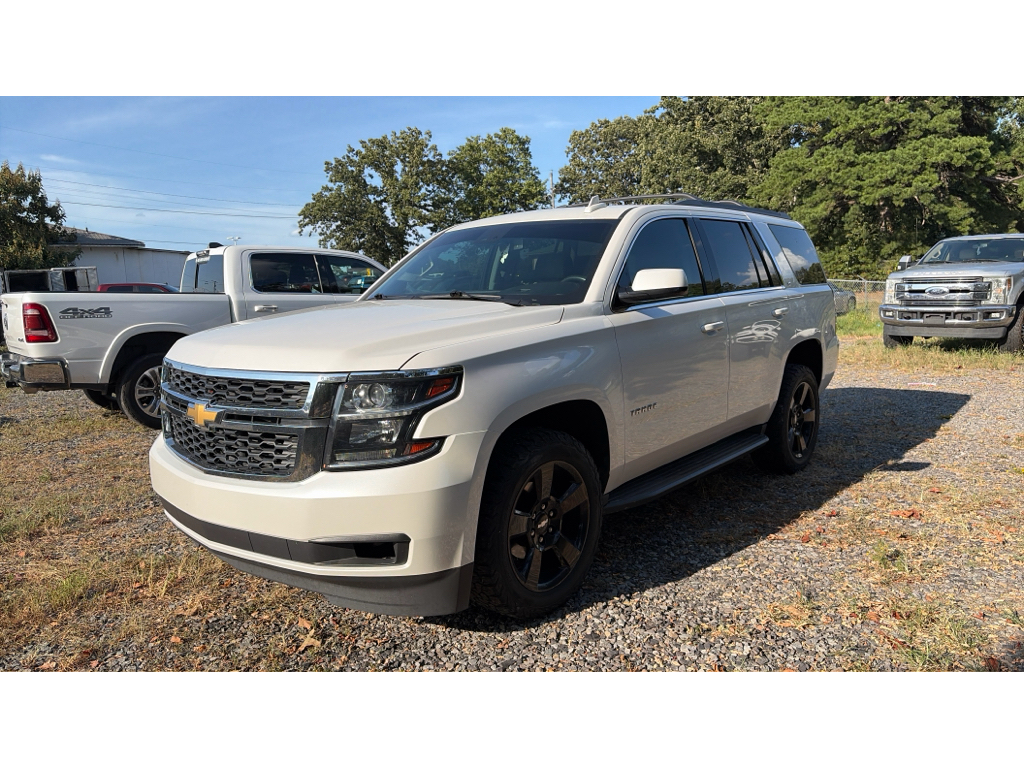 2017 Chevrolet Tahoe LT photo 1