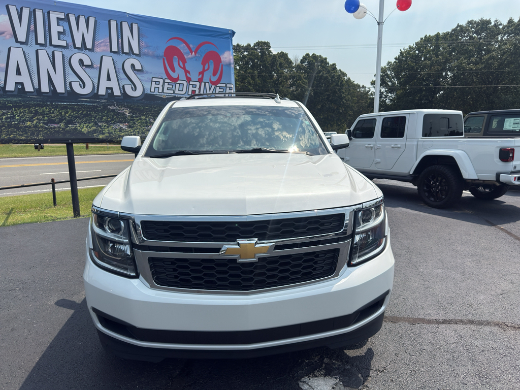 2017 Chevrolet Tahoe LT photo 2