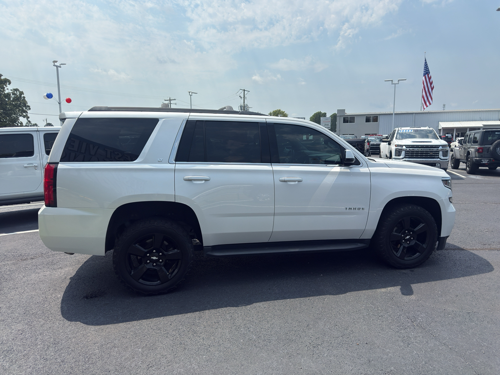 2017 Chevrolet Tahoe LT photo 4