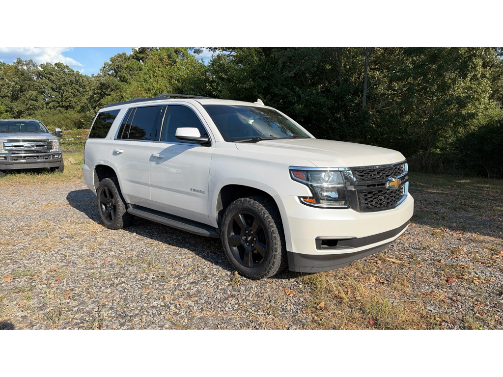 2017 Chevrolet Tahoe LT photo 2