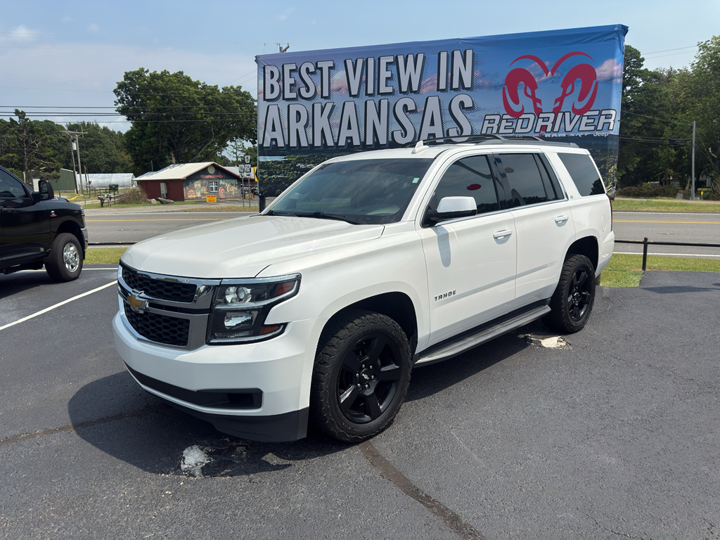 2017 Chevrolet Tahoe LT photo 1