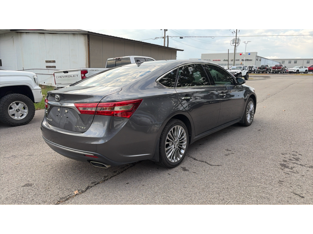 2018 Toyota Avalon Limited photo 3