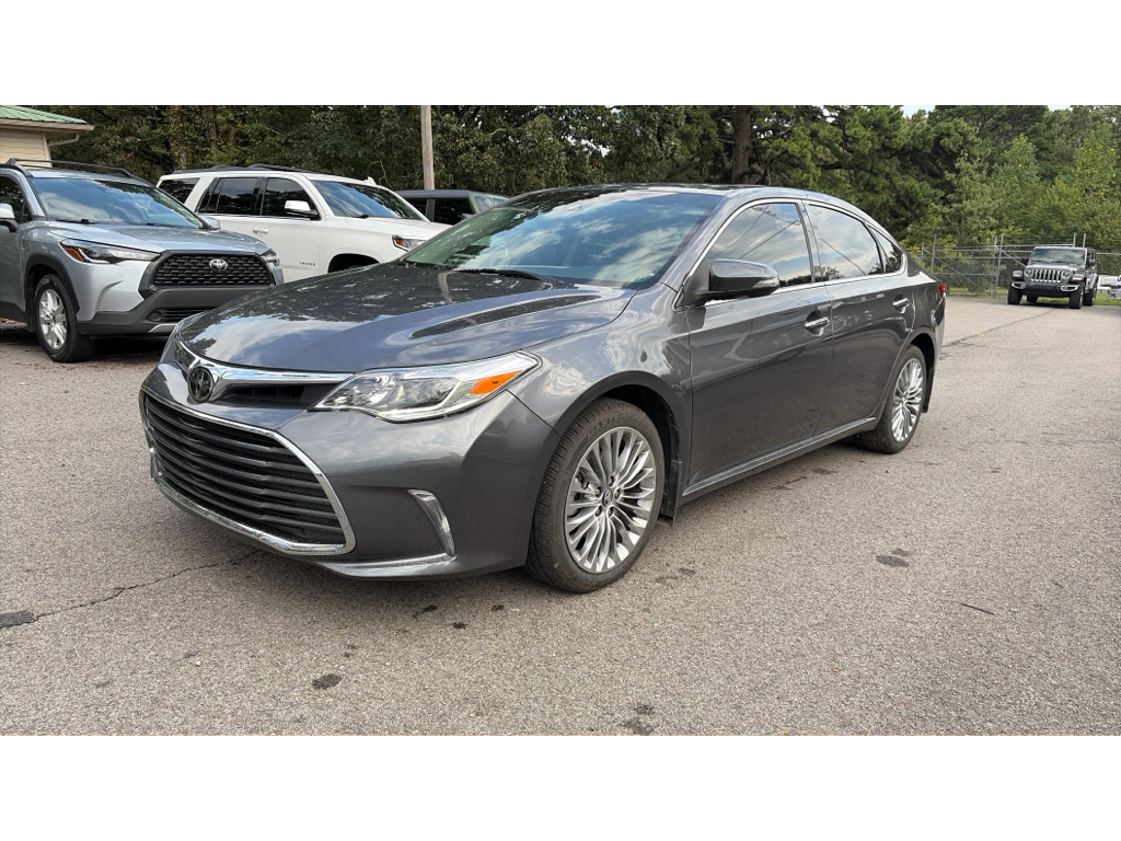 2018 Toyota Avalon Limited photo 1