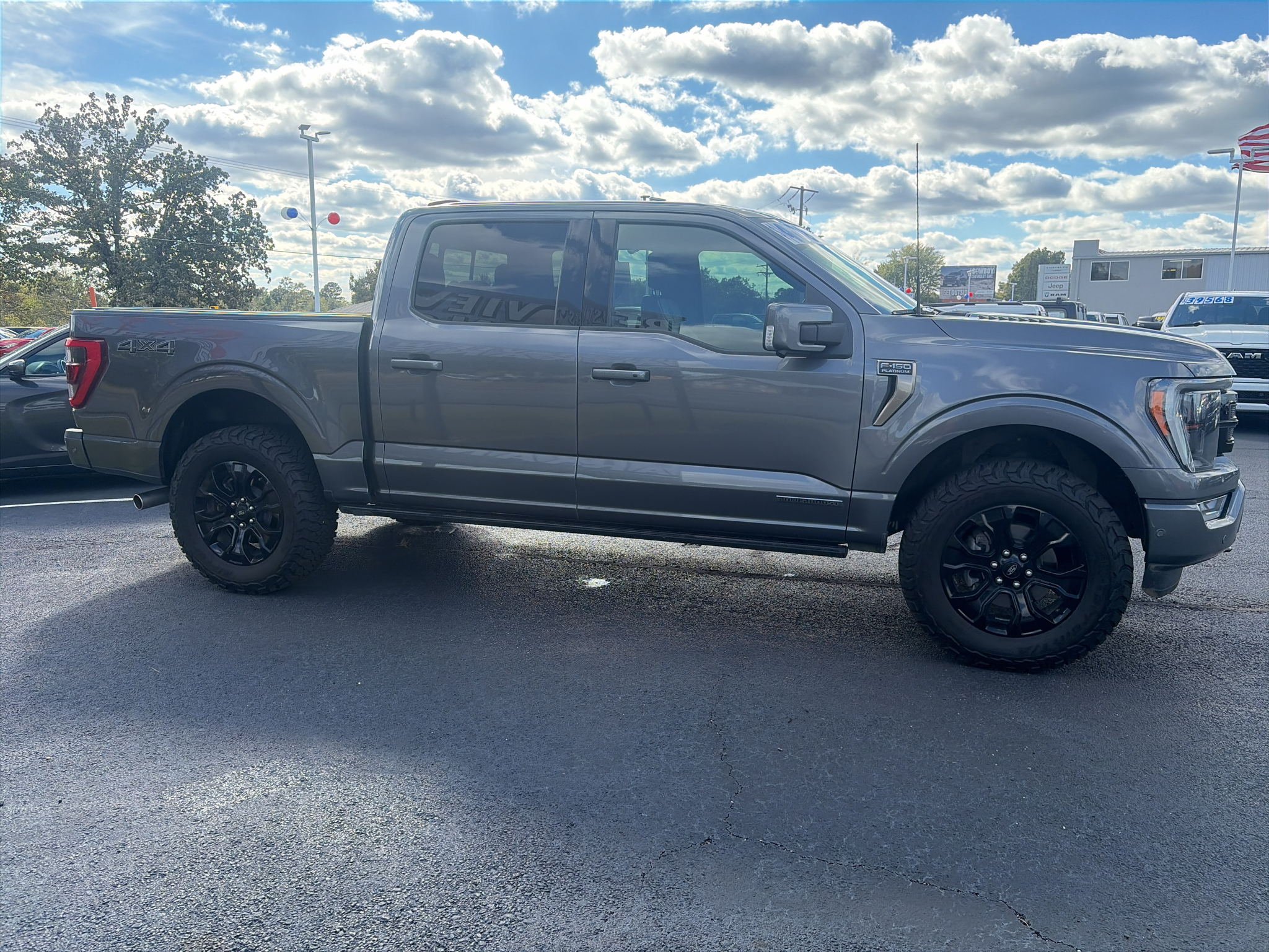 2022 Ford F-150 Platinum photo 4