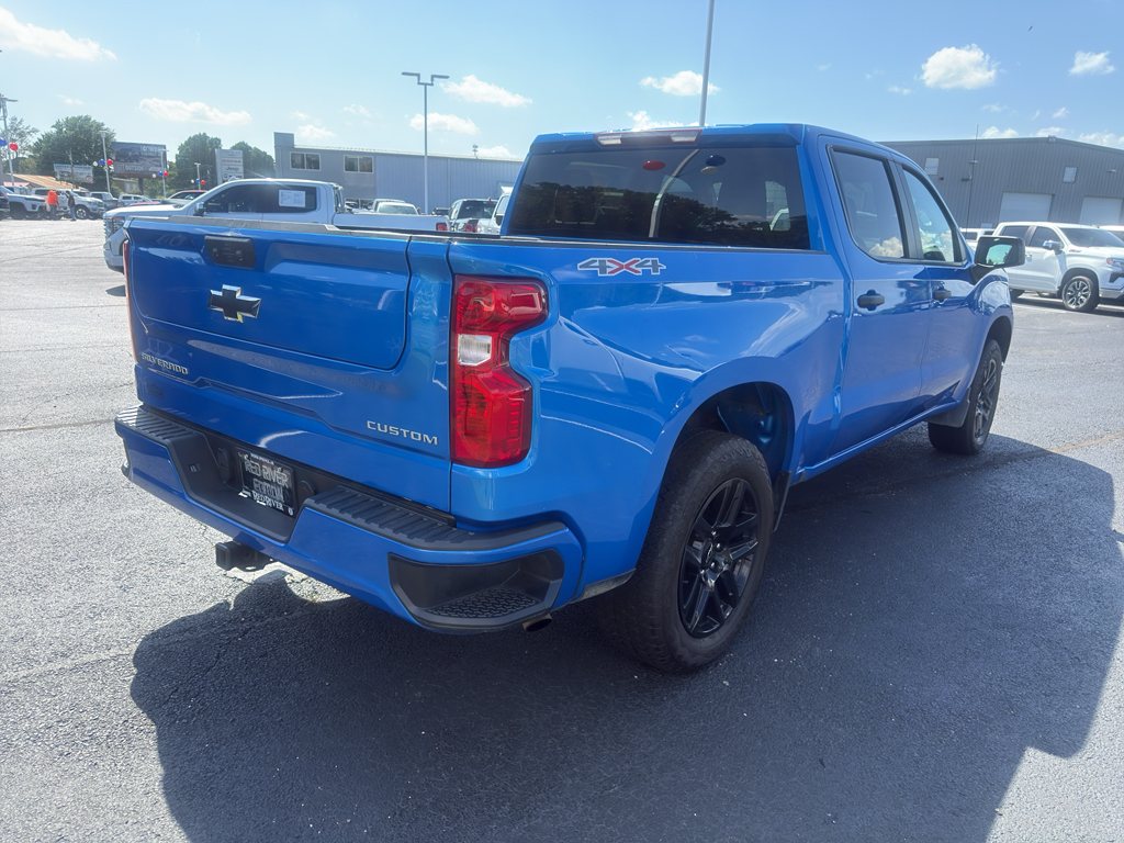 2025 Chevrolet Silverado Custom photo 5