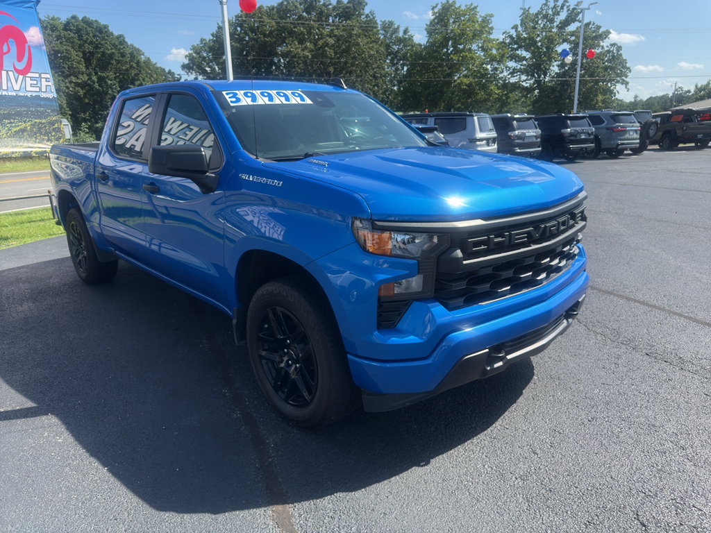 2025 Chevrolet Silverado Custom photo 3