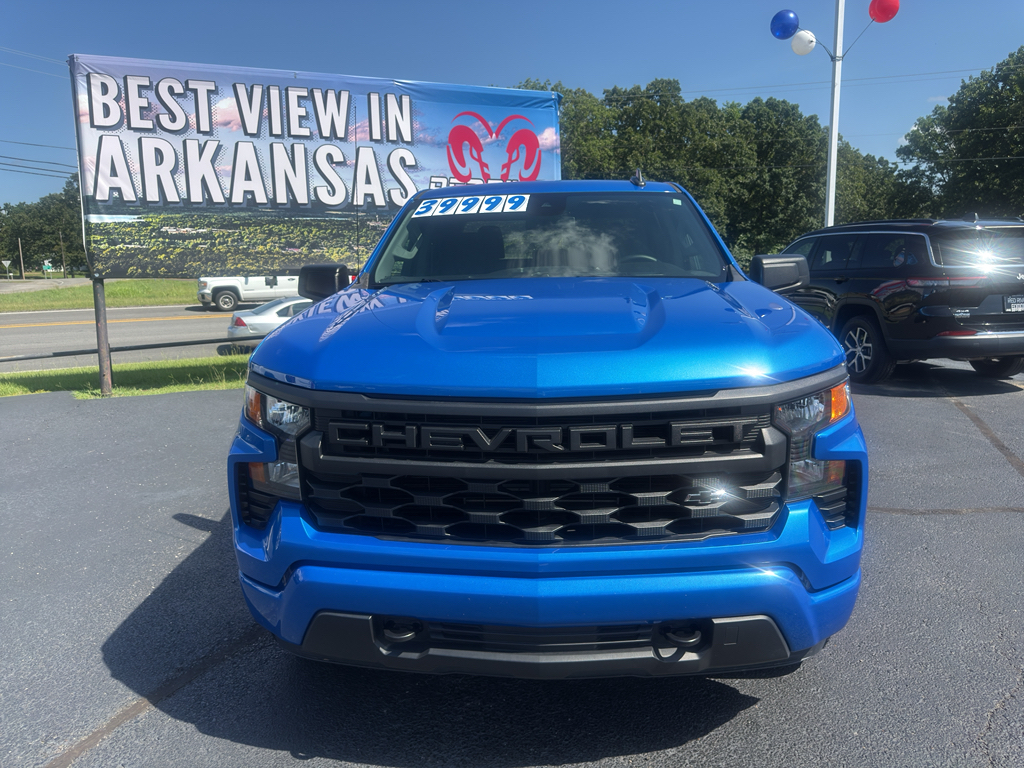 2025 Chevrolet Silverado Custom photo 2