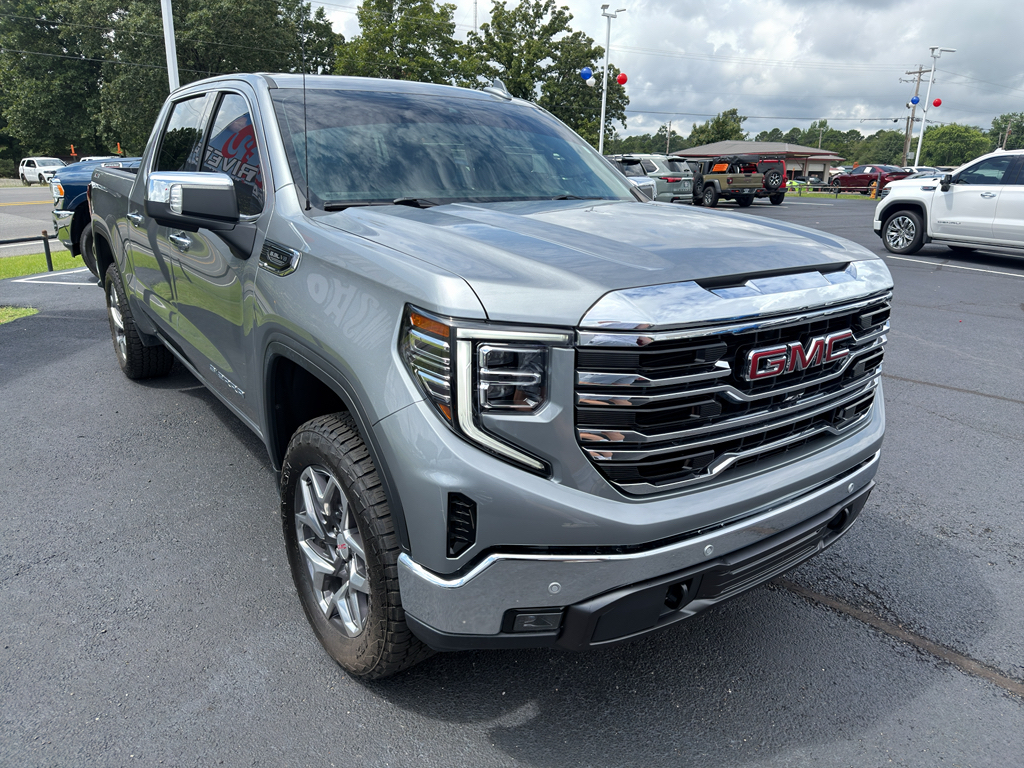 2024 GMC Sierra SLT photo 3