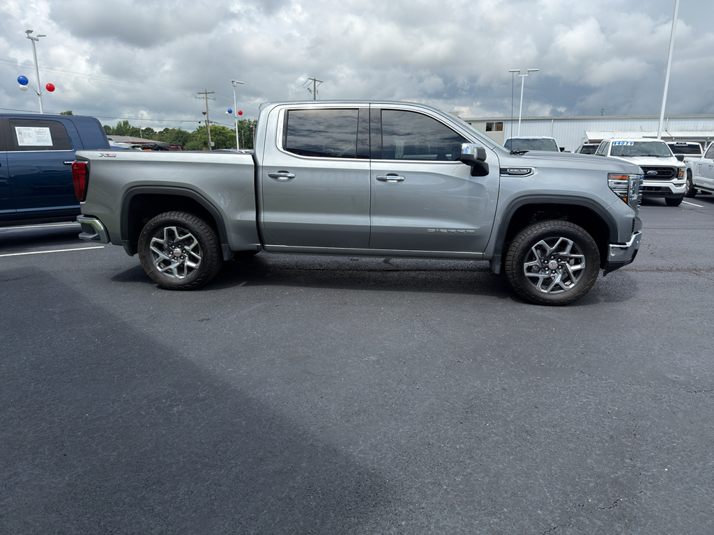 2024 GMC Sierra SLT photo 4