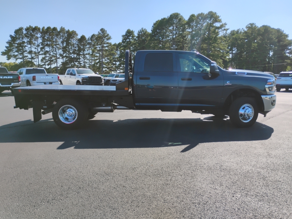 2026 Ram 3500 Chassis Tradesman photo 4