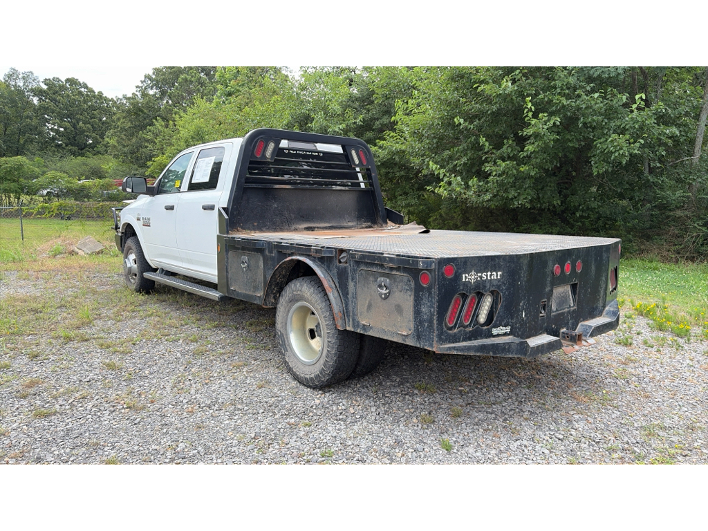 2018 Ram 3500 Chassis Tradesman photo 4